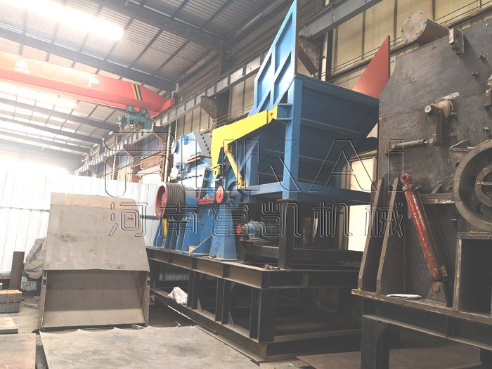 金屬壓塊破碎機(jī)