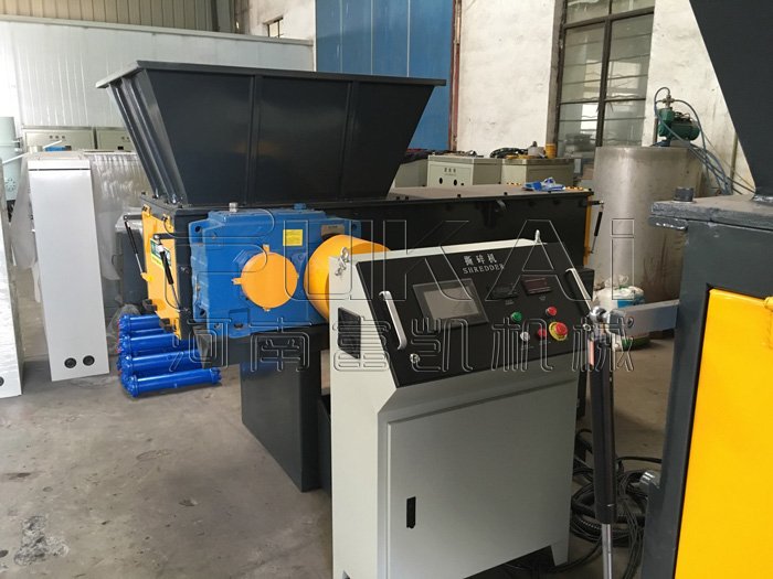 塑料撕碎機(jī)