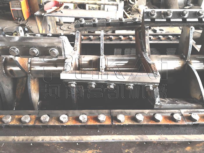 塑料粉碎機(jī)刀架