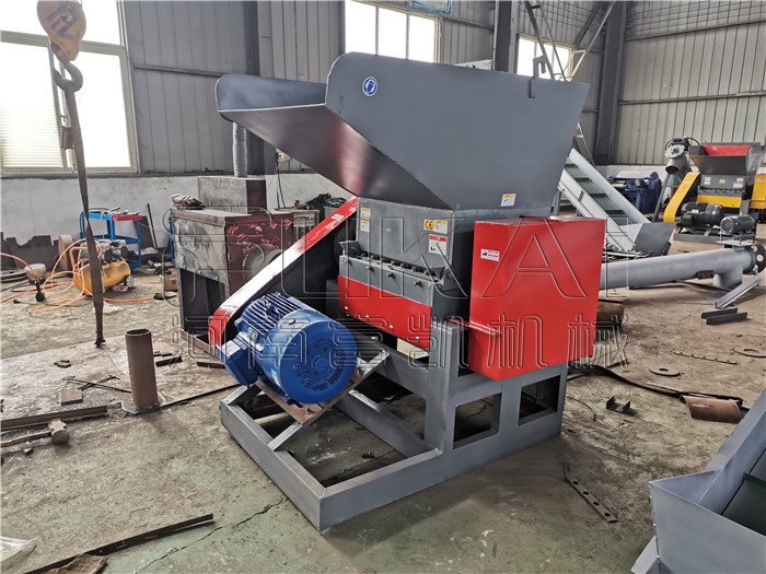 汽車保險杠破碎機(jī)