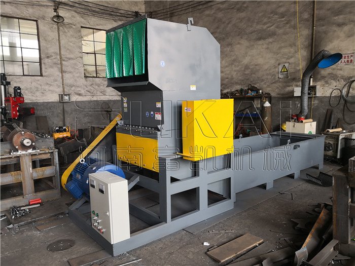 電瓶殼粉碎機(jī)