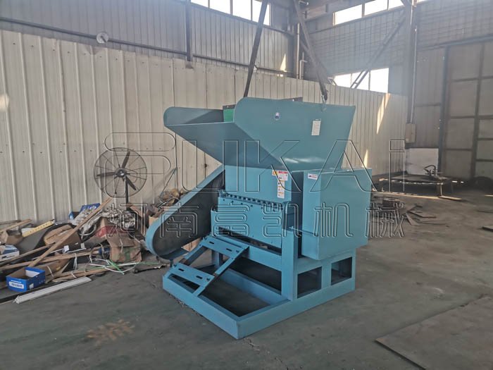 汽車油箱粉碎機(jī)