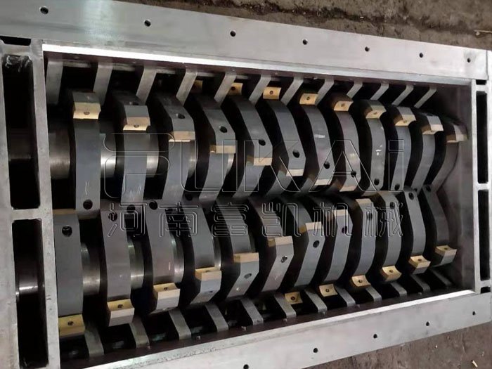 汽車油箱破碎機(jī)